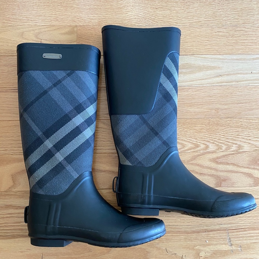 Burberry boots